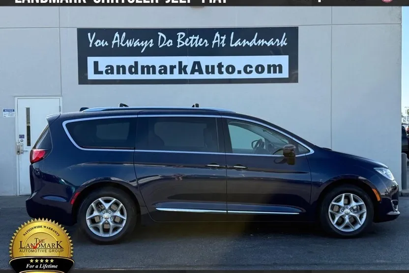 2019 Chrysler Pacifica Touring Plus photo 1