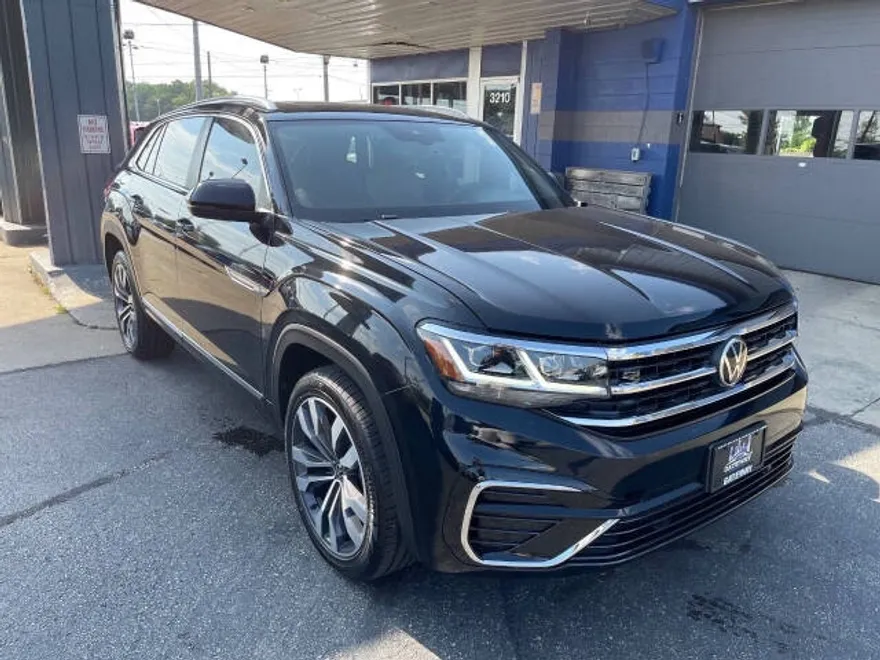2021 Volkswagen Atlas Cross Sport V6 SEL R-Line photo 1
