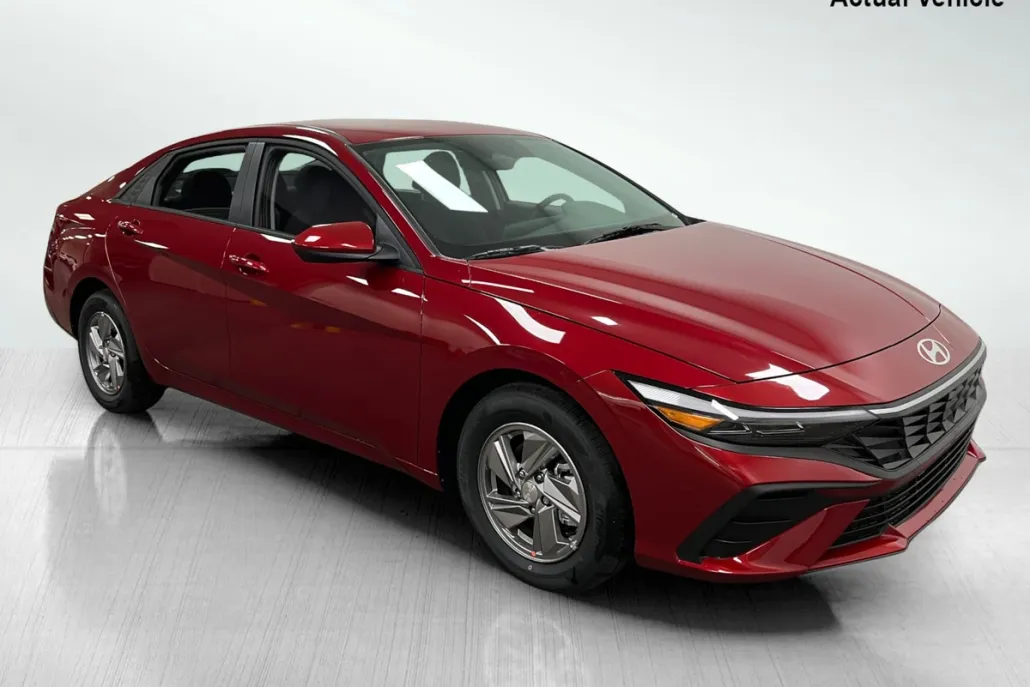 2025 Hyundai Elantra SE photo 1