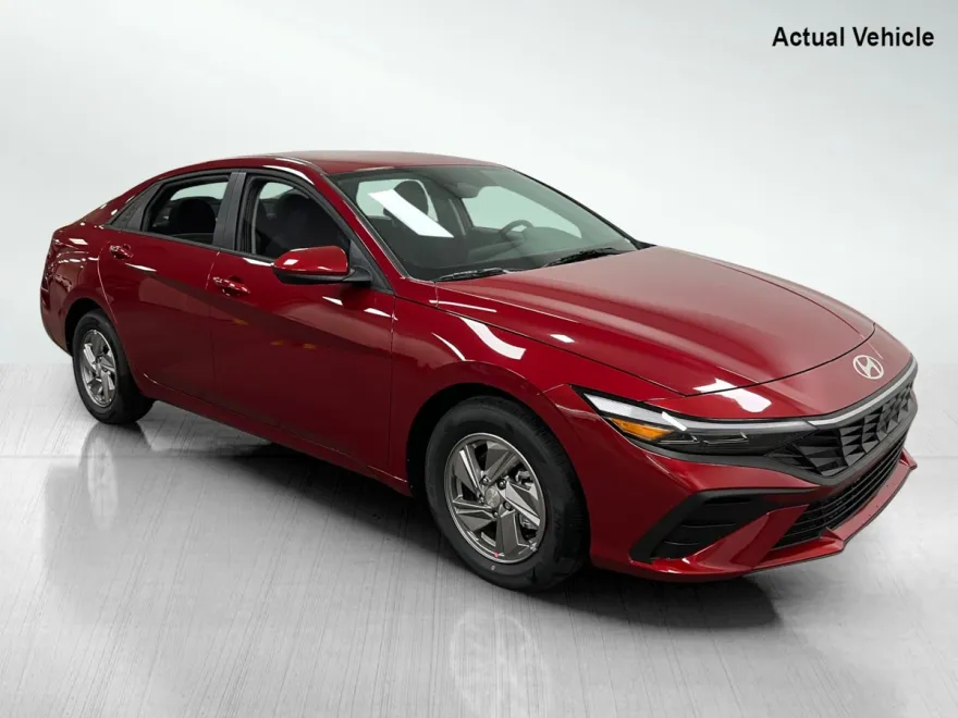 2025 Hyundai Elantra SE photo 1