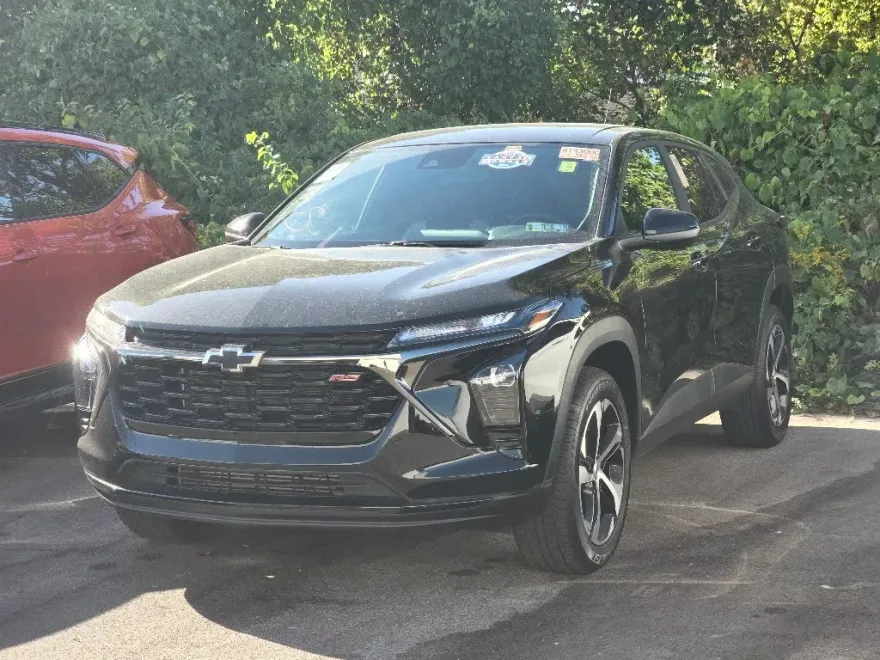 2024 Chevrolet Trax photo 1