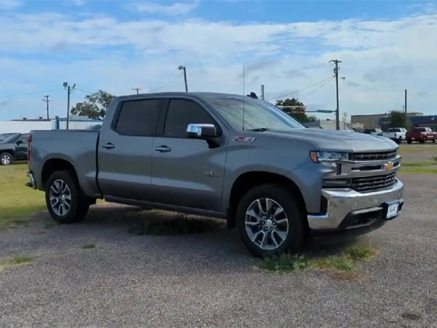 2022 Chevrolet Silverado 1500 LT photo 1