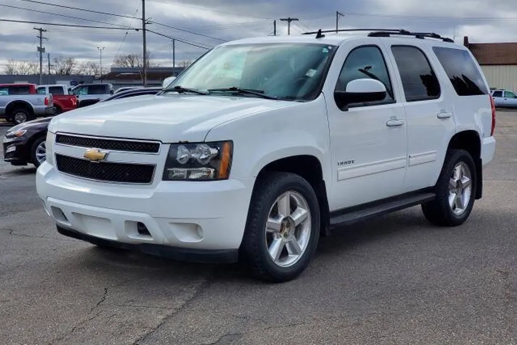 2011 Chevrolet Tahoe LS photo 1