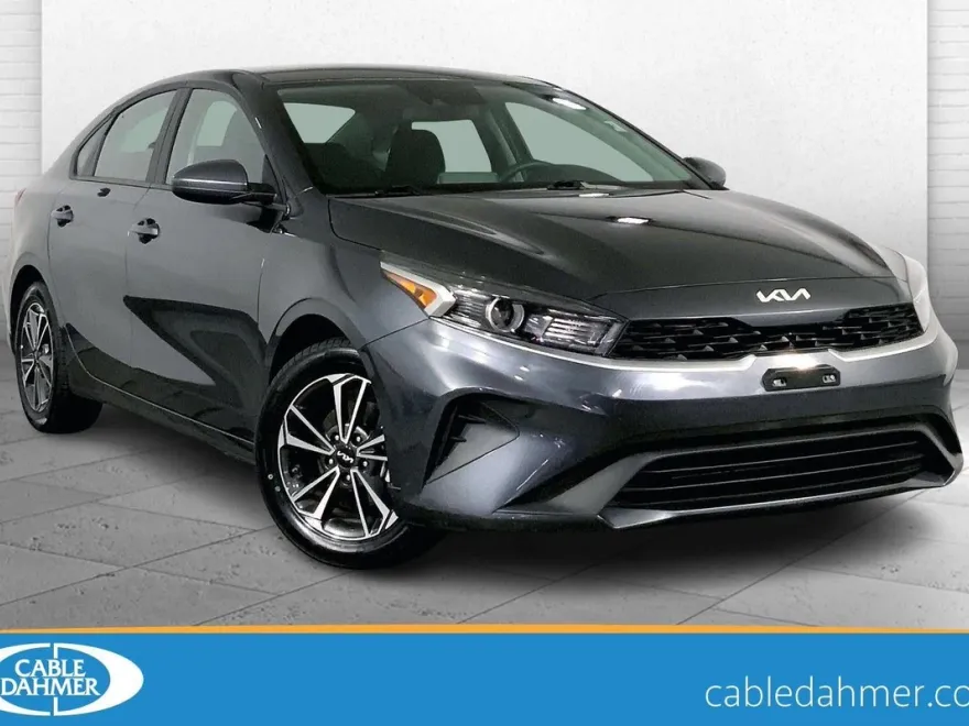 2024 Kia Forte LXS photo 1