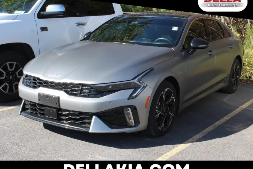 2025 Kia K5 GT-Line photo 1