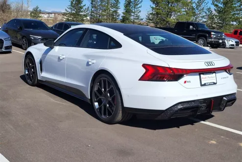 2025 Audi RS e-tron GT Base photo 3