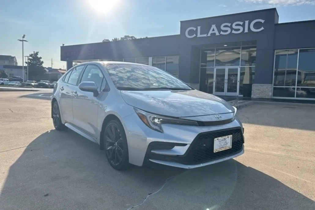 2024 Toyota Corolla SE Premium photo 1