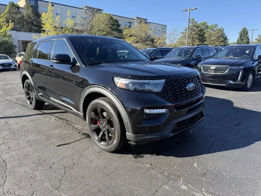 2022 Ford Explorer ST photo 1