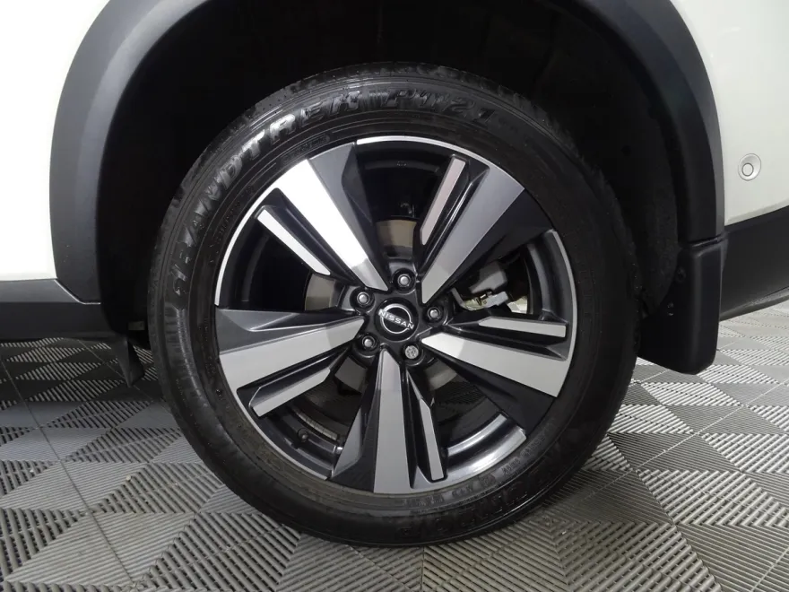 2023 Nissan Rogue SL photo 1