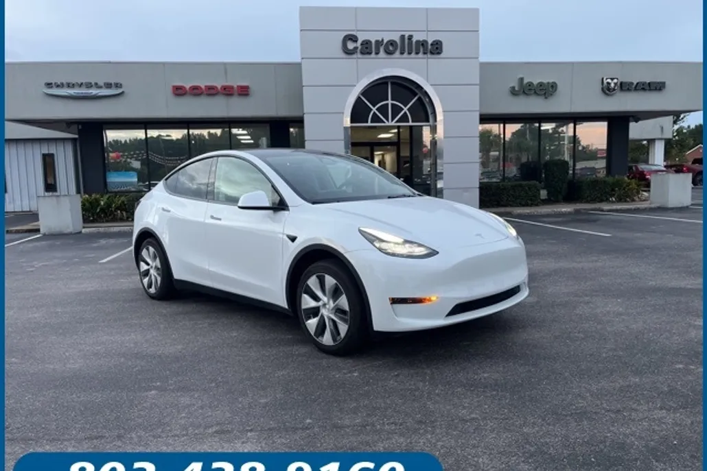 2024 Tesla Model Y Standard Range photo 1