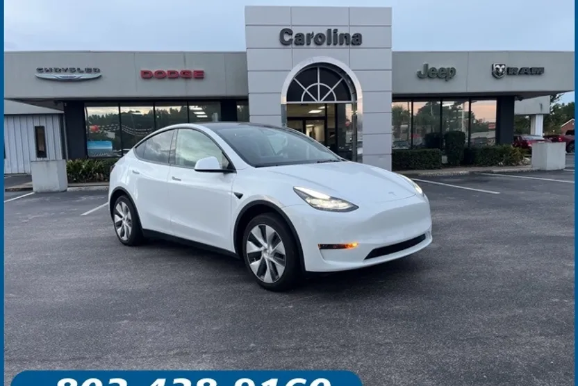 2024 Tesla Model Y Standard Range photo 1