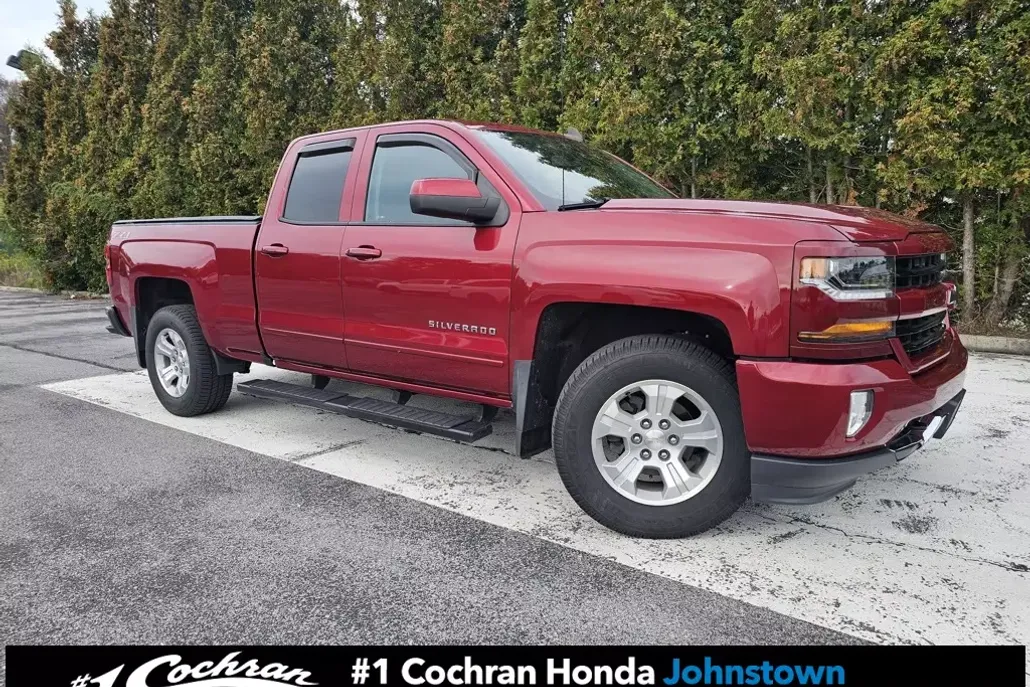 2018 Chevrolet Silverado 1500 LT photo 1