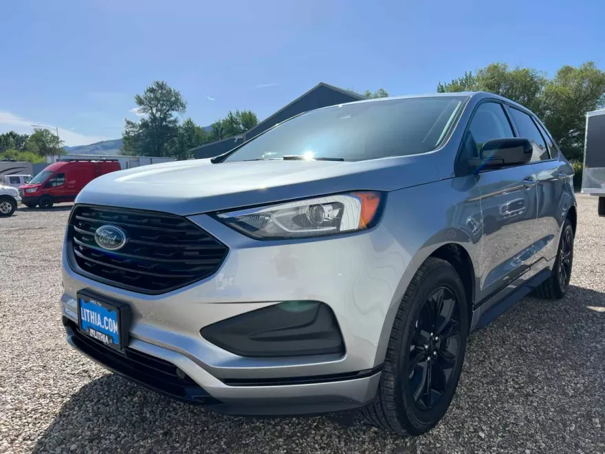 2024 Ford Edge SE photo 1