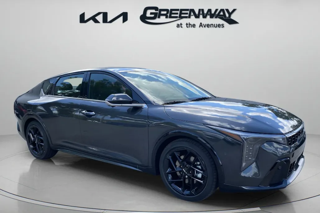 2025 Kia K4 GT-Line Turbo photo 1