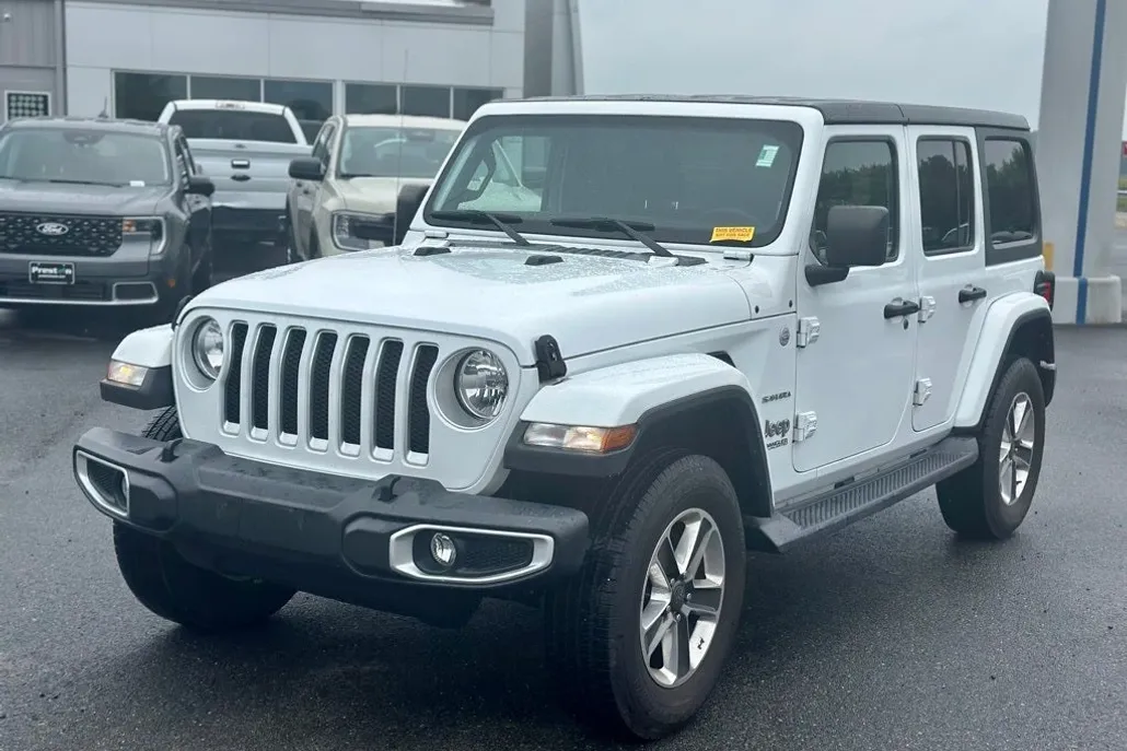 2019 Jeep Wrangler Unlimited Sahara photo 1