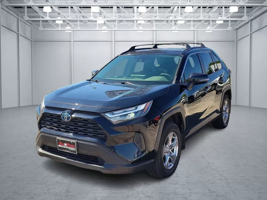 2022 Toyota RAV4 Hybrid XLE photo 1