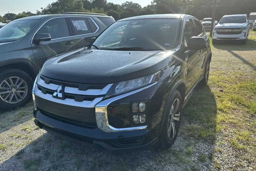 2024 Mitsubishi Outlander Sport ES photo 1
