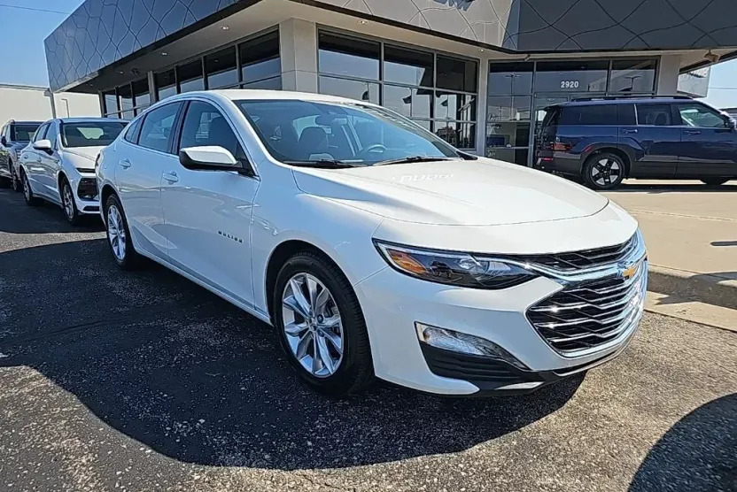 2023 Chevrolet Malibu 1LT photo 1