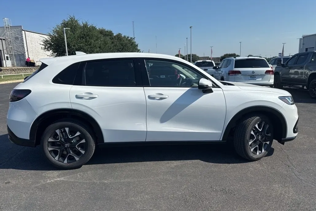 2026 Honda HR-V EX-L photo 1