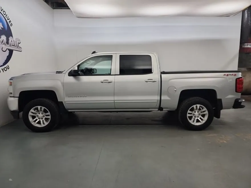 2017 Chevrolet Silverado 1500 LT photo 1