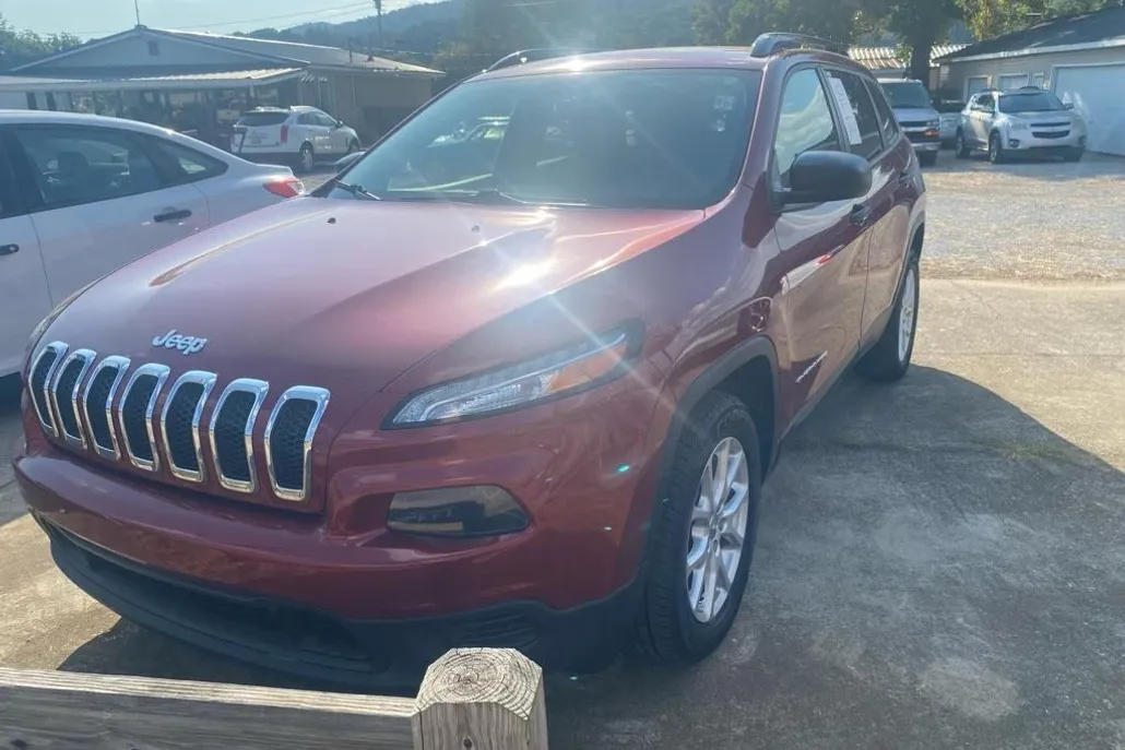 2017 Jeep Cherokee Sport photo 1