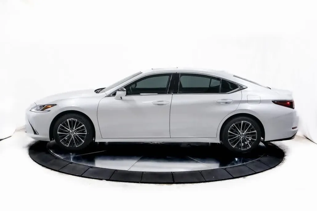 2022 Lexus ES Premium photo 1