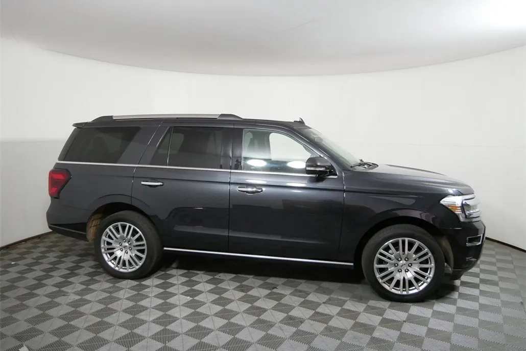 2024 Ford Expedition Limited photo 1