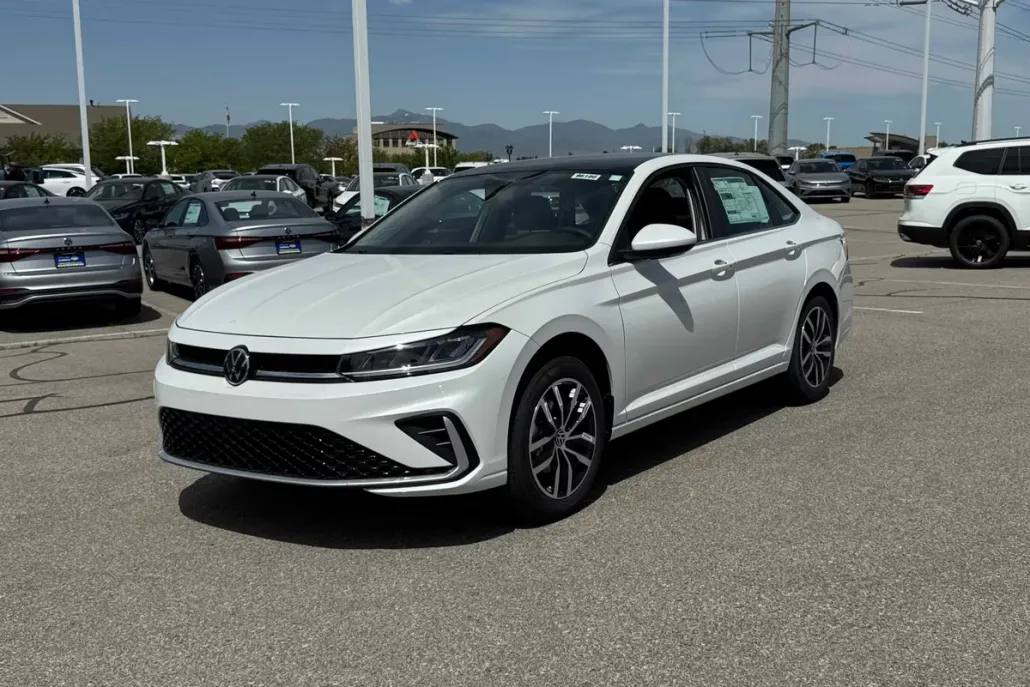 2025 Volkswagen Jetta SE photo 1