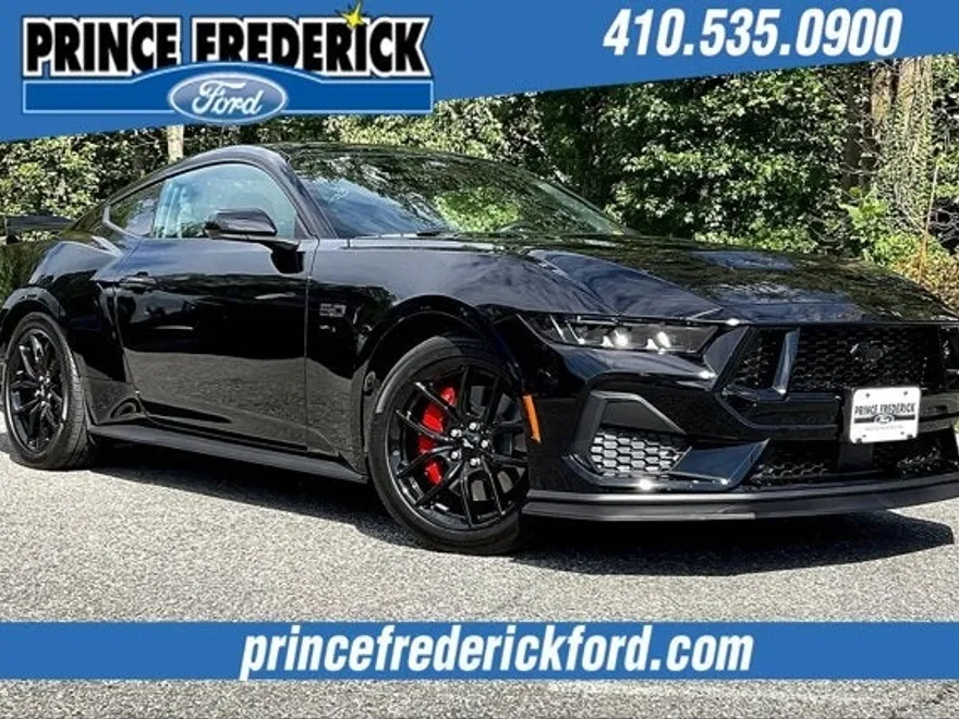 2025 Ford Mustang GT photo 1