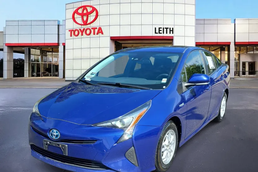 2017 Toyota Prius Two photo 1