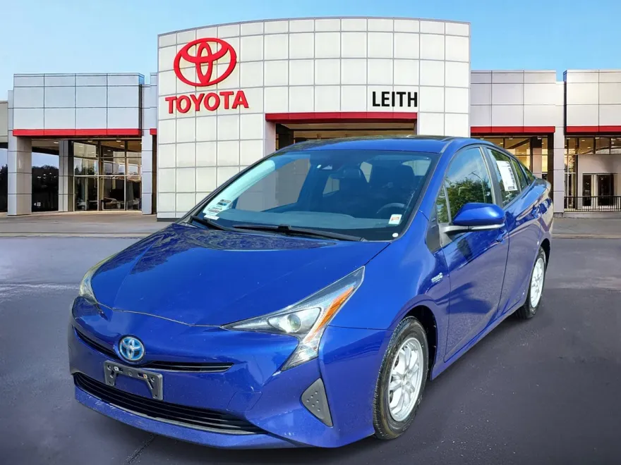 2017 Toyota Prius Two photo 1