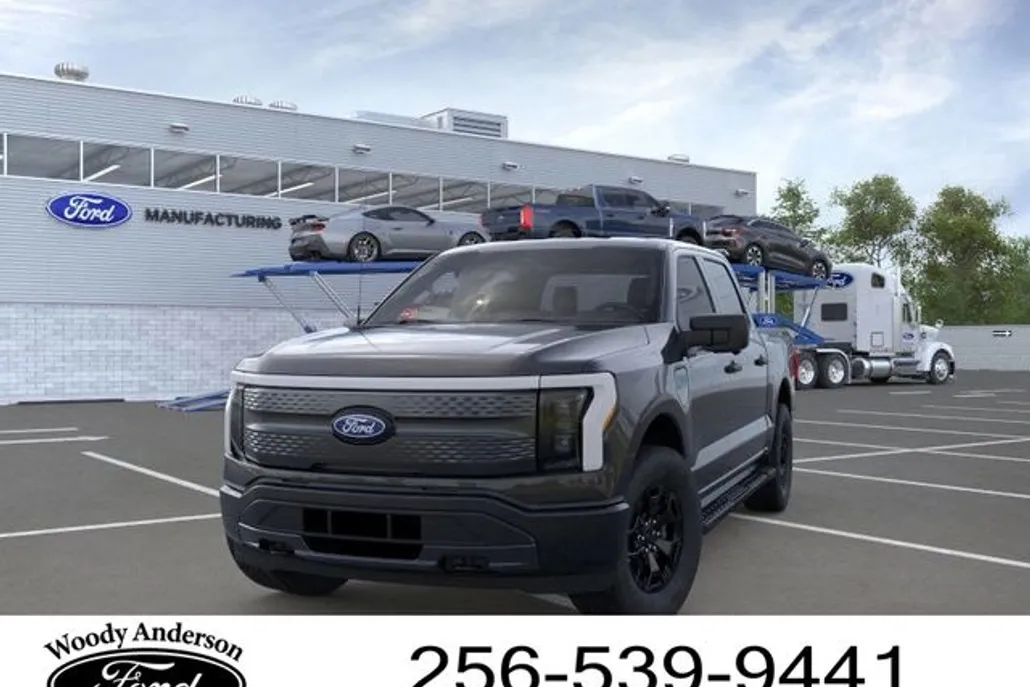 2025 Ford F-150 Lightning XLT photo 1