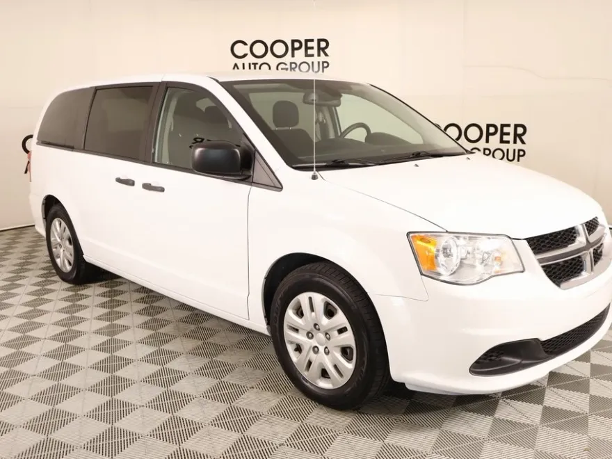 2019 Dodge Grand Caravan SE photo 1