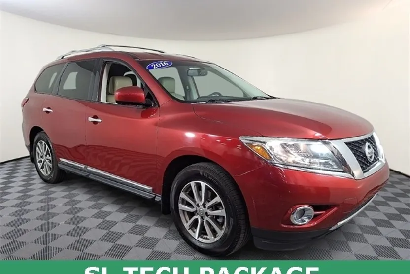 2016 Nissan Pathfinder SL photo 1