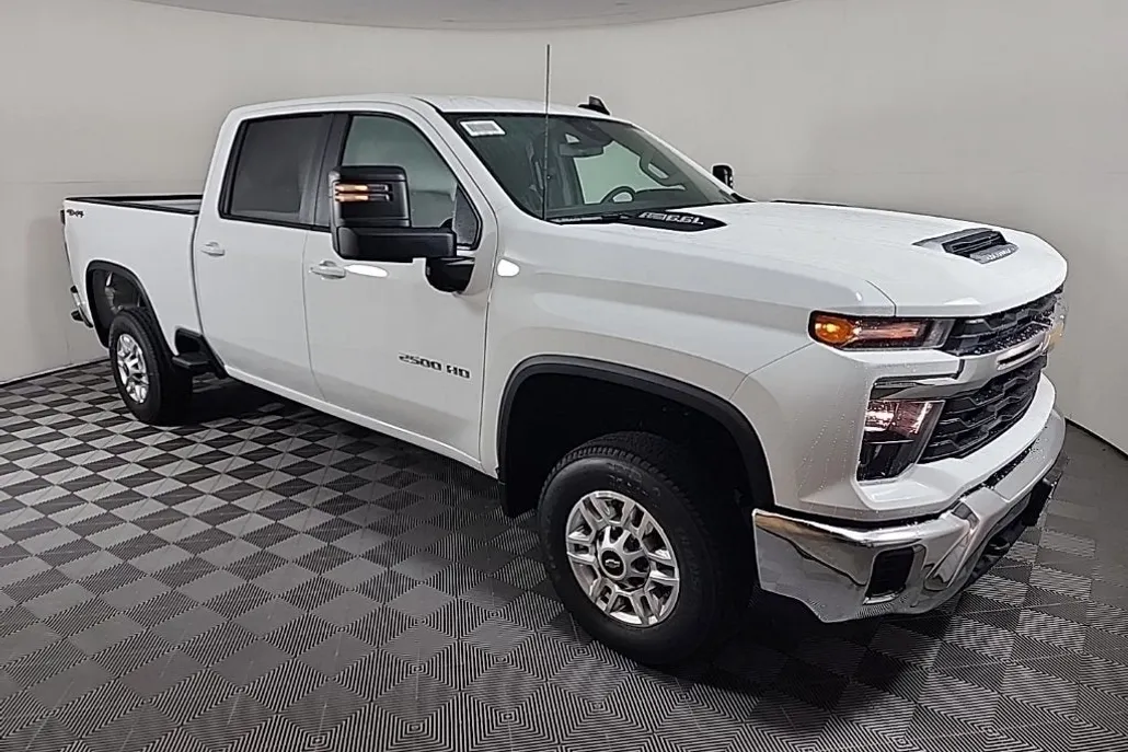 2026 Chevrolet Silverado 2500HD LT photo 1