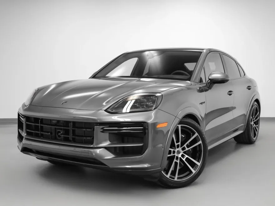 2025 Porsche Cayenne Turbo E-Hybrid Coupe photo 1