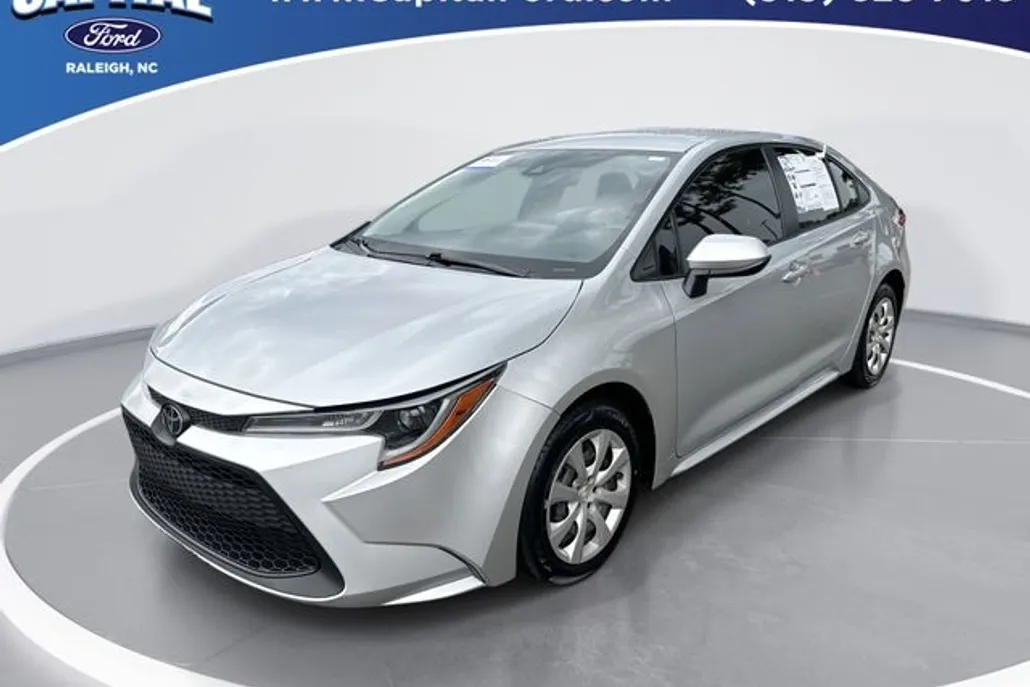 2022 Toyota Corolla LE photo 1