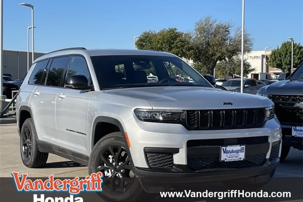 2024 Jeep Grand Cherokee Altitude photo 1