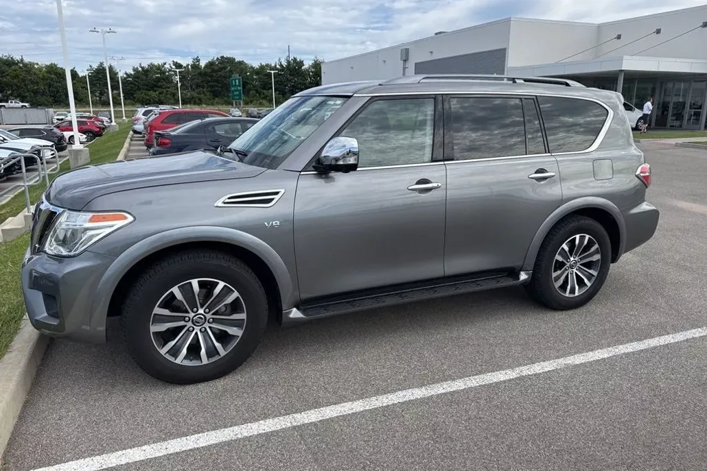 2018 Nissan Armada SL photo 1