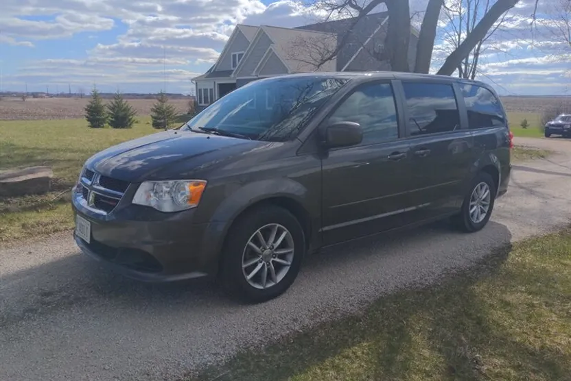 2016 Dodge Grand Caravan SE Plus photo 1