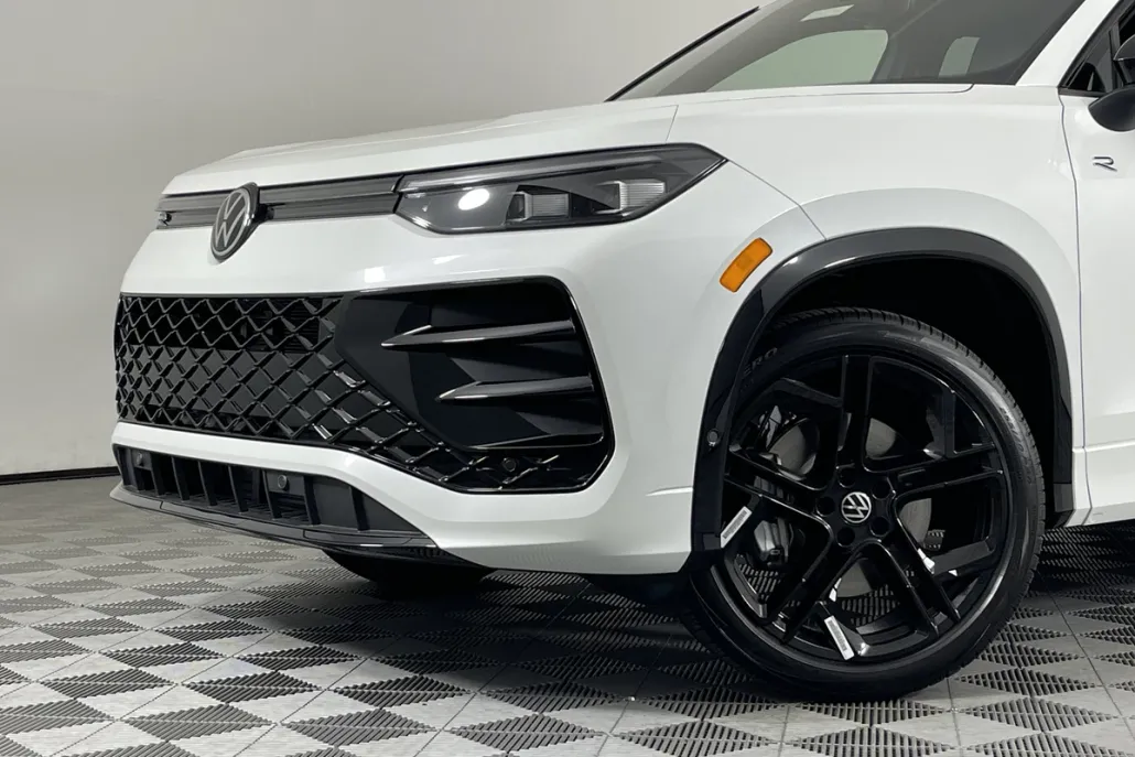 2025 Volkswagen Tiguan SE R-Line Black photo 1
