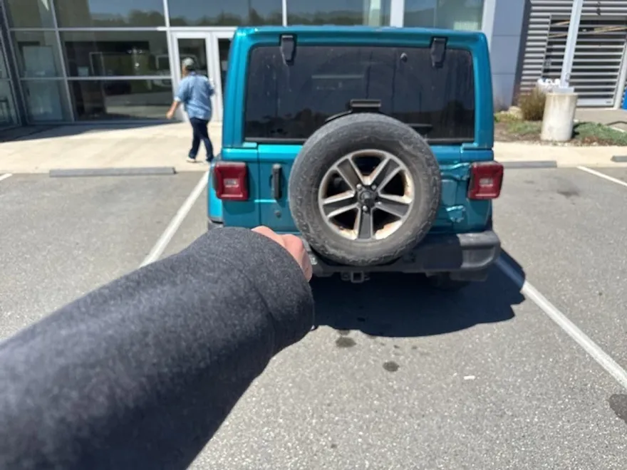 2019 Jeep Wrangler Unlimited Sahara photo 1