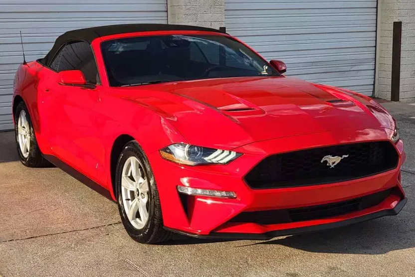 2021 Ford Mustang EcoBoost photo 1