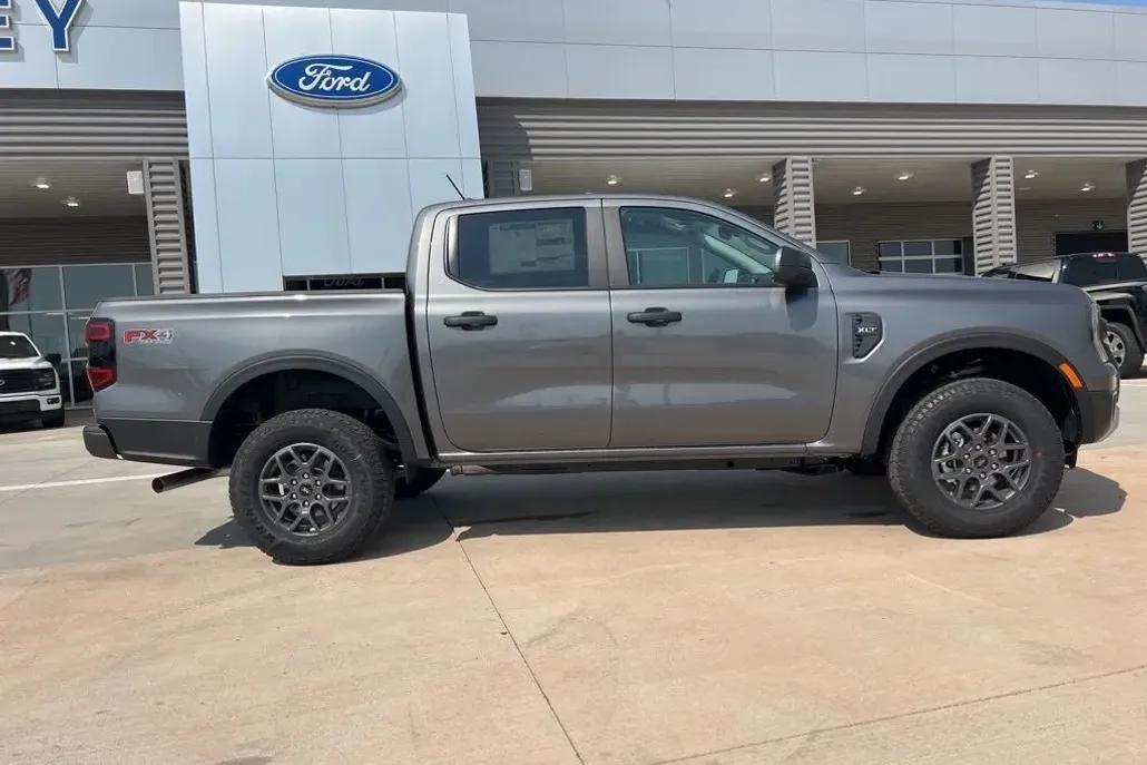 2025 Ford Ranger XLT photo 1
