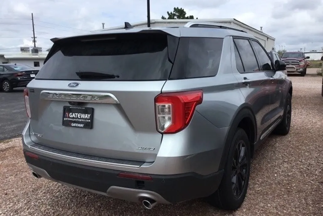 2024 Ford Explorer Limited photo 1