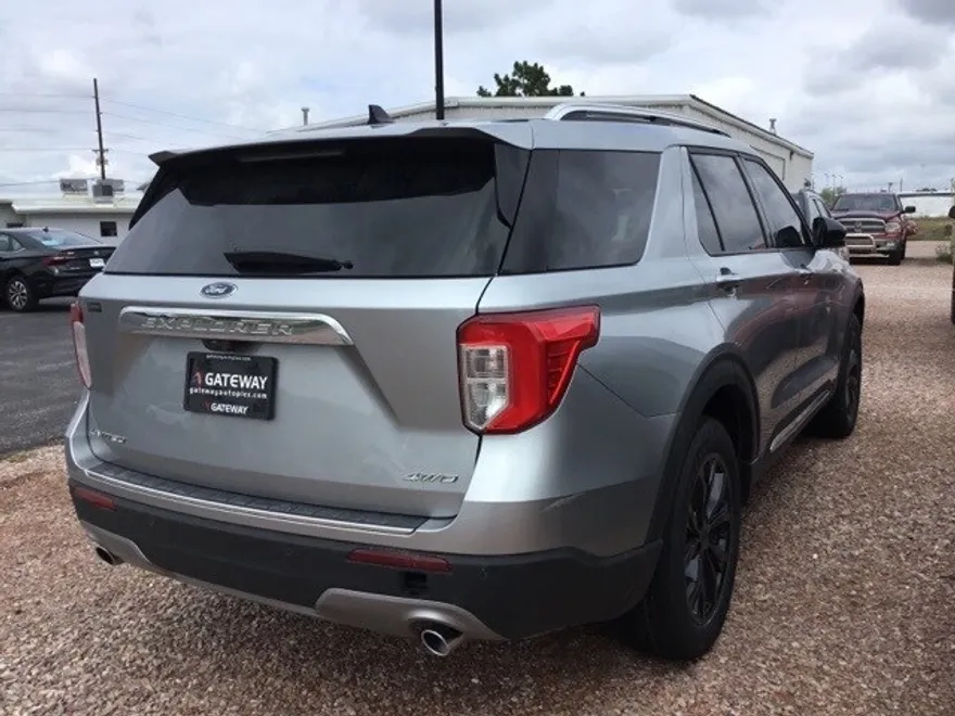 2024 Ford Explorer Limited photo 1