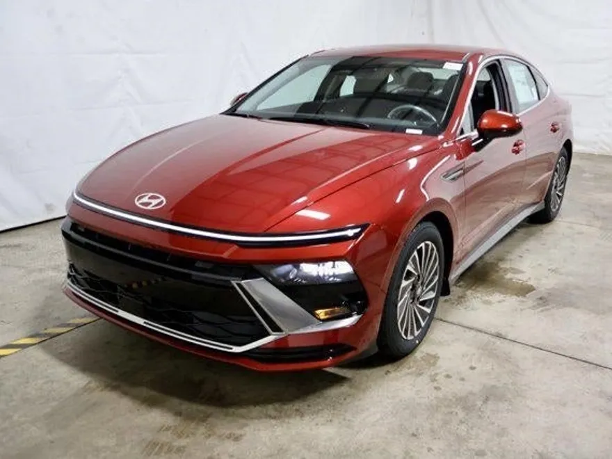 2025 Hyundai Sonata Hybrid SEL photo 1