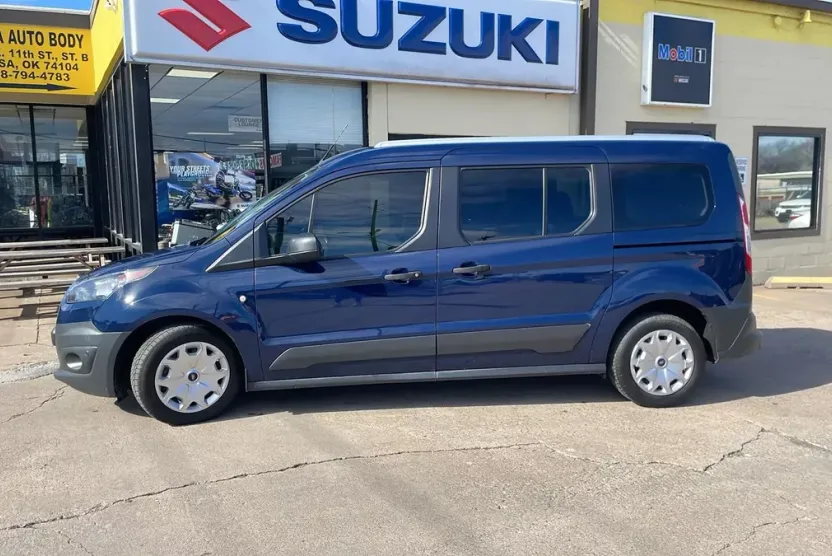 2018 Ford Transit Passenger XL Van photo 1
