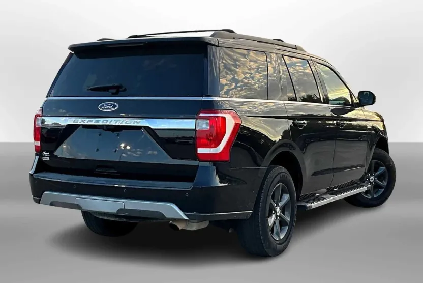 2021 Ford Expedition XLT photo 1