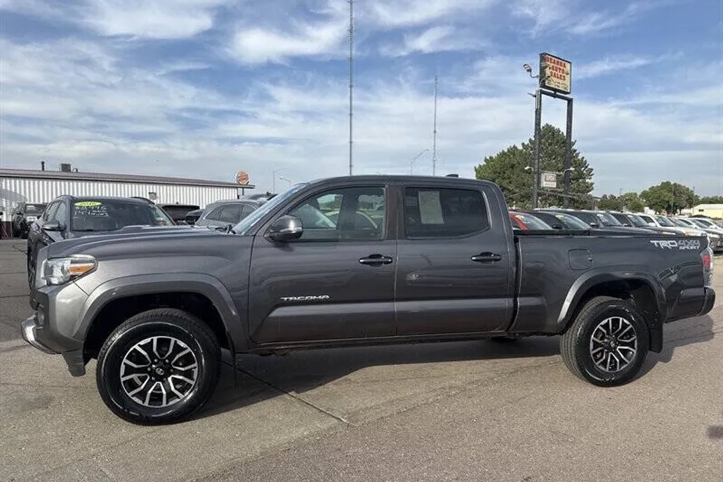 2020 Toyota Tacoma TRD Sport photo 1